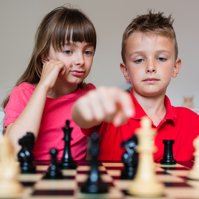 Échecs et enfants : ce que le jeu apporte vraiment à la concentration